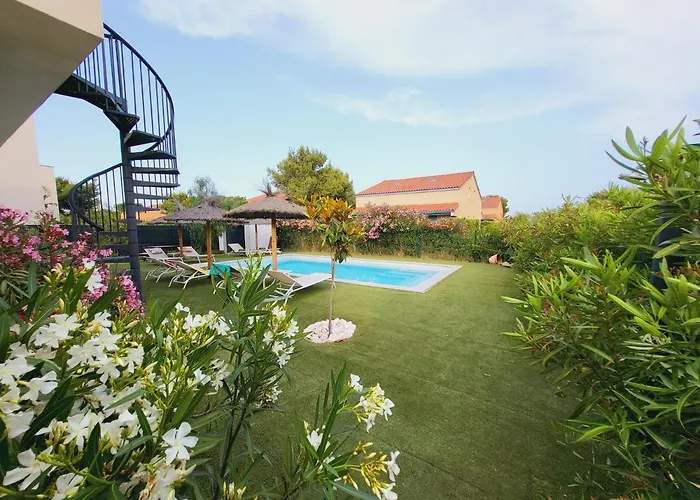 3 Etoiles Et 3 Epis Les Flamants Roses Tatil Evi Torreilles